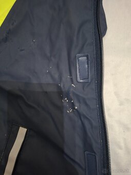 Čierno-zelená bunda do dazda vel. 104 - 3