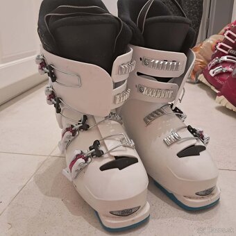 Lyže a lyžiarky - 3