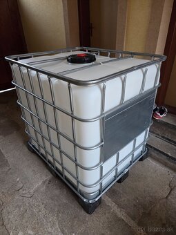 Plastová nádrž 1000l - 3