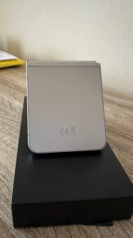 Samsung Galaxy Z Flip 6 12/256 Silver - 3