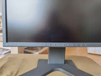 Predám veľmi zachovalý LCD EIZO FlexScan L568 17" monitor - 3