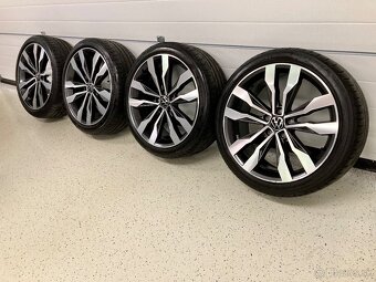 Letná sada org VW SUZUKA 5x112 8J ET47 225/40 R19 - 3