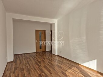 2 izbový byt s balkónom, kompletná rekonštrukcia - na... - 3