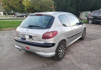 Peugeot 206 FACELIFT 1.1 benzín 44kw R.V2004 - 3