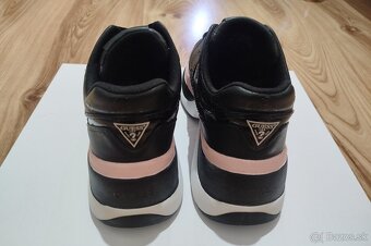 Dámske holografické tenisky GUESS - 3