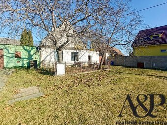 NA PREDAJ STARŠÍ RD S POZEMKOM, 593 M2, BORSKÝ SV.JUR, okr. - 3