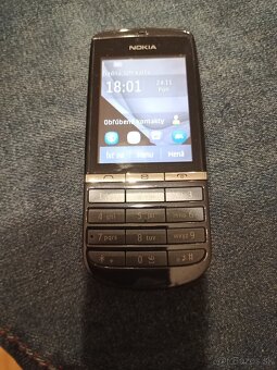Predám Nokia asha300 - 3