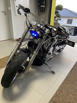 Harley Davidson Vrod, EU verze s vozíkem na moto - 3