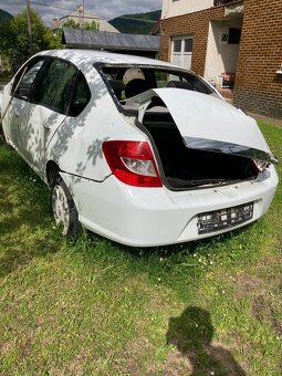 Renault Thalia 1.2 55kw. 2011 - 3