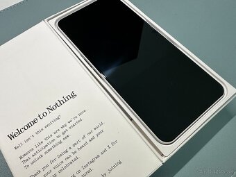 Nothing Phone 3a (novy) - 3