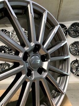 Nové Tesla , Honda Alu disky R19 AEZ 5x114.3 - 3