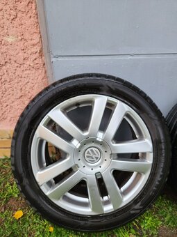 Predam elektróny Volkswagen s letnými pneu 235/45 R17 - 3