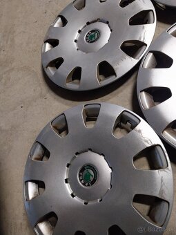 Puklice na plechové disky r15 - 3