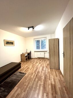 Na prenájom 2-izbovy byt, výborná lokalita centrum. - 3