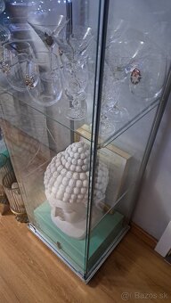 Sklenená skrinka,vitrína - 3