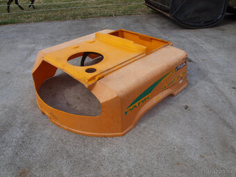 Koš na zahradní traktor - 3