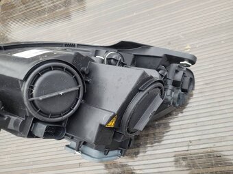 MERCEDES C W204 PRAVY XENON - 3