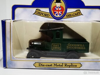 Predám zberateľský model auta od Lledo Oxford Die Cast - 3