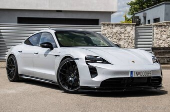 Porsche Taycan TURBO - 3