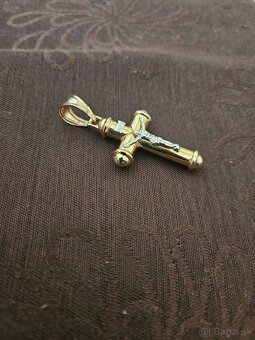 Zlatý prívesok kríž - 3