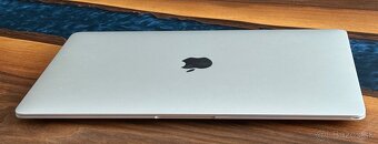 MacBook Air M1 98% bateria Silver 13” 8/256 - 3