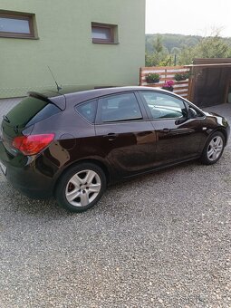 Predám Opel Astra j - 3
