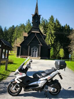 Aprilia SR 300max - 3