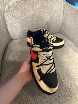 Nike Air Force 1 (čierno červené - veľkosť 43) - 3