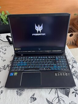Acer Predator Helios 300 Abyssal Black kovový - 3