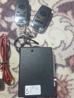 Systém centrálneho ovládania zámkov automobilu - 3