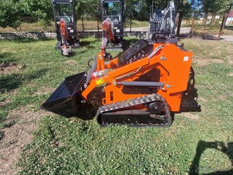 Mininakladač MACAO YT180 - 3