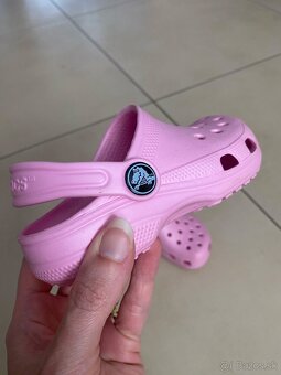 Šľapky Crocs pre dievča veľ. 23 - 3