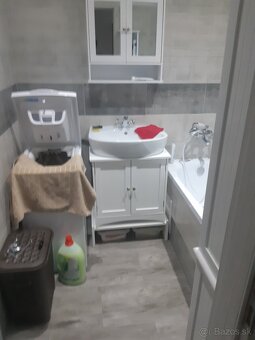 Prenajmem 2-izbový byt Dubnicka - 3