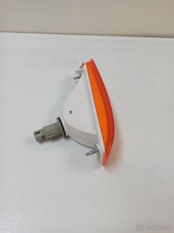 Pravá predná smerovka OEM Toyota Corolla E9 - 3