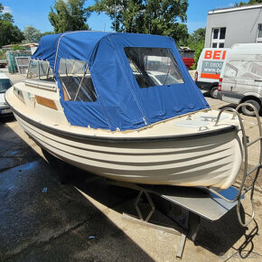 Loď Marex kajutová 25, 7.5x2.5m - 3