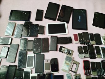 Staré mobily - 3