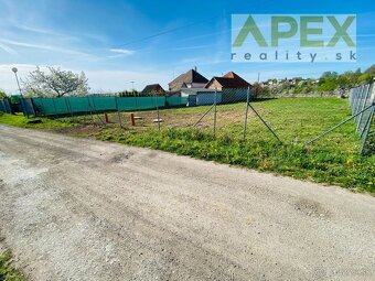 APEX reality stavebný pozemok na dvojdom v Orešanoch, 951 m2 - 3