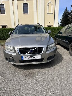 Predám Volvo V 70 D5 - 3