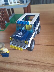 Lego 60069, Lego City Policajná stanica - 3
