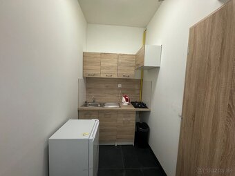Prenájom Obchodná ul.za 600.- - 3