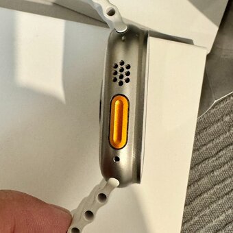 Apple Watch Ultra 2 - 3