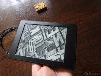Predám elektronickú čítačku kníh-digitálnu zn.KINDLE - 3