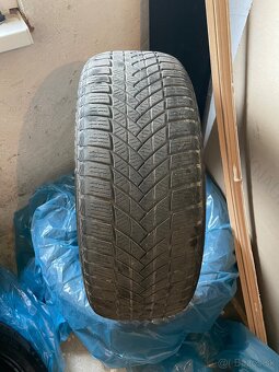 215/55 R17 - 3