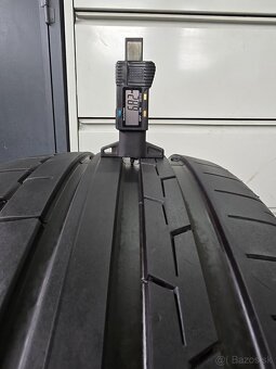 255/45 R19 - 3