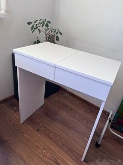 Kozmetický / dekoratívný stolík - 3