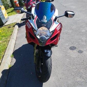 SUZUKI GSXR600 k7 - 3