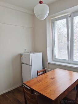 Priestranný 2-izbový byt s balkónom - 3