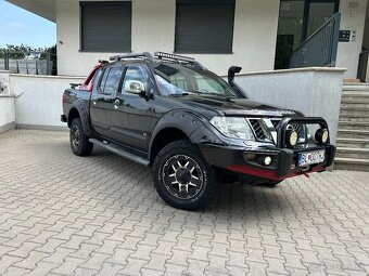 Nissan Navara DoubleCab 3.0 V6 dCi Platinum A/T Long - 3