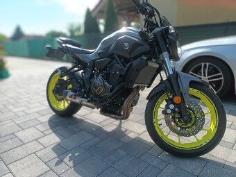 Yamaha MT07 - 3