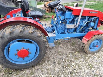 Predám malotraktor 4x4 - 3